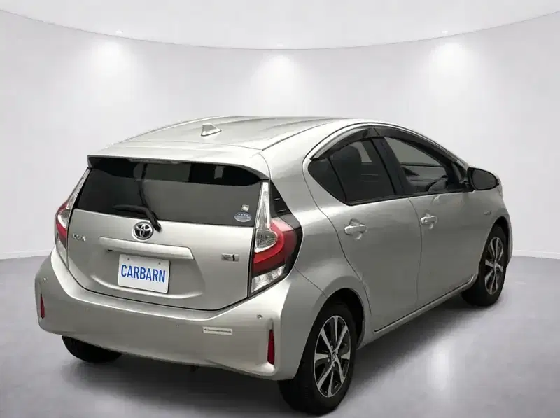 2019 Toyota aqua NHP10 in Silver — exterior view 2 2019 Toyota aqua NHP10 in Silver — exterior view 2