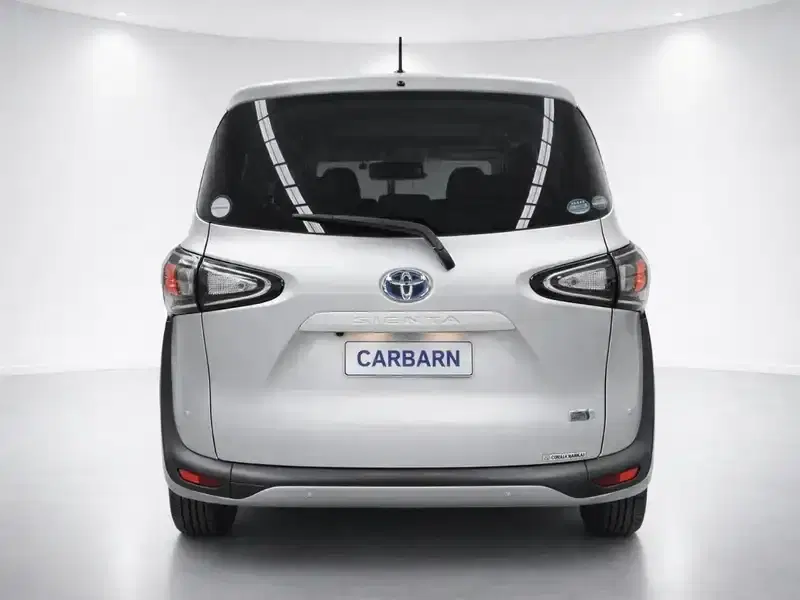 2020 Toyota Sienta NHP170G in Silver — exterior view 5 2020 Toyota Sienta NHP170G in Silver — exterior view 5