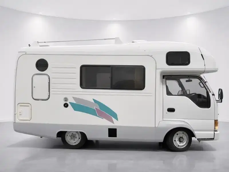 1994 Isuzu ELF NHR69E in White — exterior view 7 1994 Isuzu ELF NHR69E in White — exterior view 7