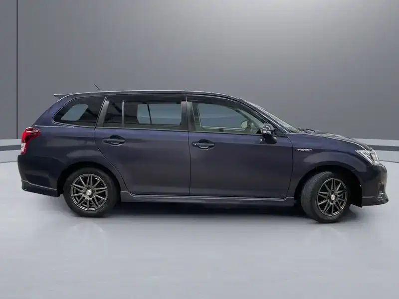 2013 Toyota Corolla Fielder NKE165G in Purple — exterior view 6 2013 Toyota Corolla Fielder NKE165G in Purple — exterior view 6