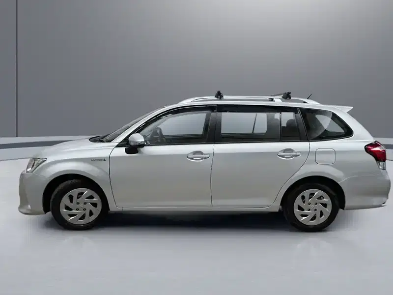 2019 Toyota Corolla Fielder NKE165G in Silver — exterior view 3 2019 Toyota Corolla Fielder NKE165G in Silver — exterior view 3