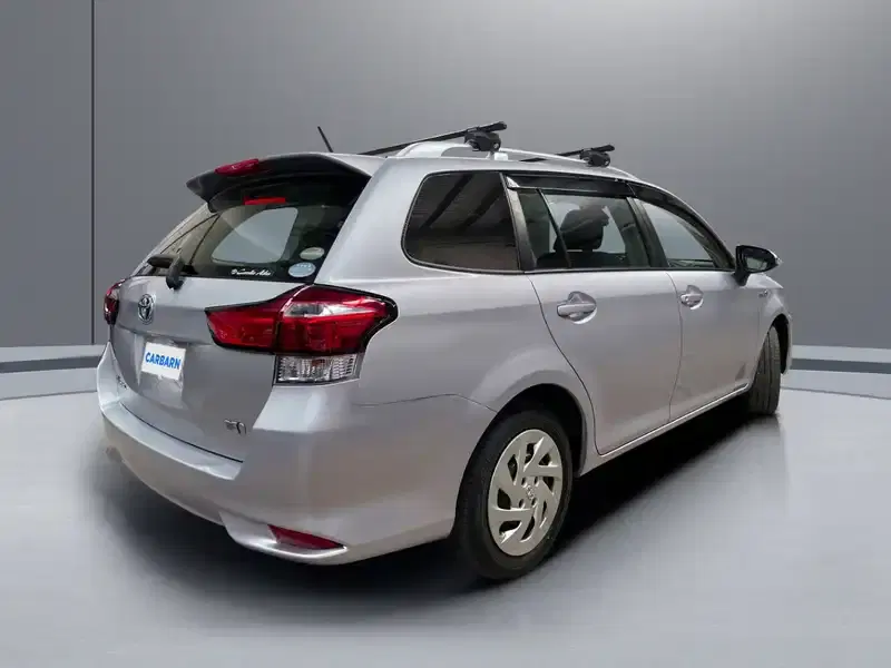 2019 Toyota Corolla Fielder NKE165G in Silver — exterior view 6 2019 Toyota Corolla Fielder NKE165G in Silver — exterior view 6