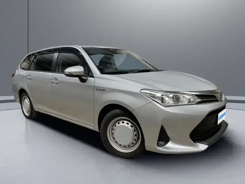 2019 Toyota Corolla Fielder NKE165G in Silver — exterior view 1 2019 Toyota Corolla Fielder NKE165G in Silver — exterior view 1