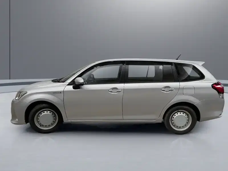 2019 Toyota Corolla Fielder NKE165G in Silver — exterior view 3 2019 Toyota Corolla Fielder NKE165G in Silver — exterior view 3