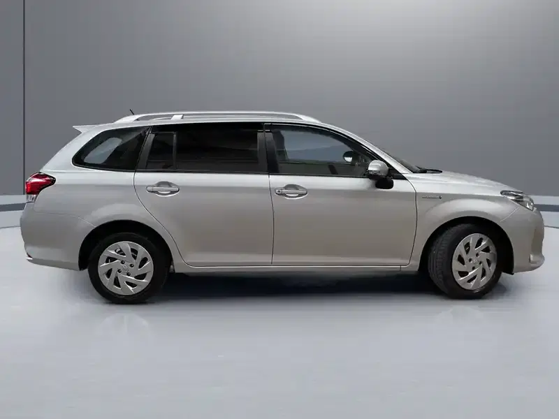 2019 Toyota Corolla Fielder NKE165G in Silver — exterior view 7 2019 Toyota Corolla Fielder NKE165G in Silver — exterior view 7