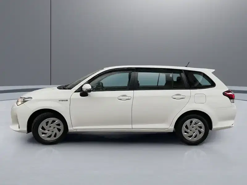 2019 Toyota Corolla Fielder NKE165G in White — exterior view 3 2019 Toyota Corolla Fielder NKE165G in White — exterior view 3