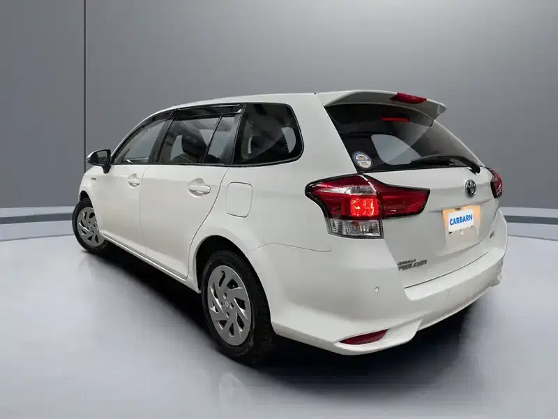 2019 Toyota Corolla Fielder NKE165G in White — exterior view 4 2019 Toyota Corolla Fielder NKE165G in White — exterior view 4