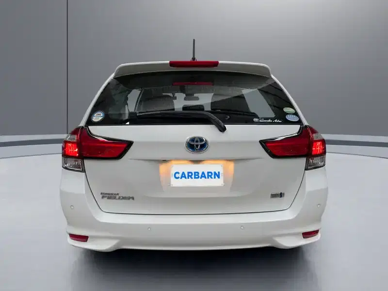 2019 Toyota Corolla Fielder NKE165G in White — exterior view 5 2019 Toyota Corolla Fielder NKE165G in White — exterior view 5