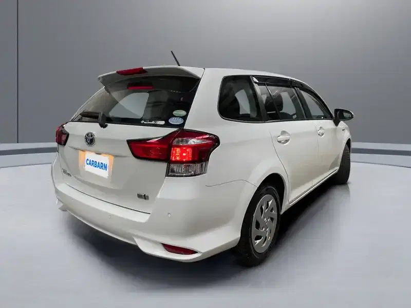 2019 Toyota Corolla Fielder NKE165G in White — exterior view 6 2019 Toyota Corolla Fielder NKE165G in White — exterior view 6