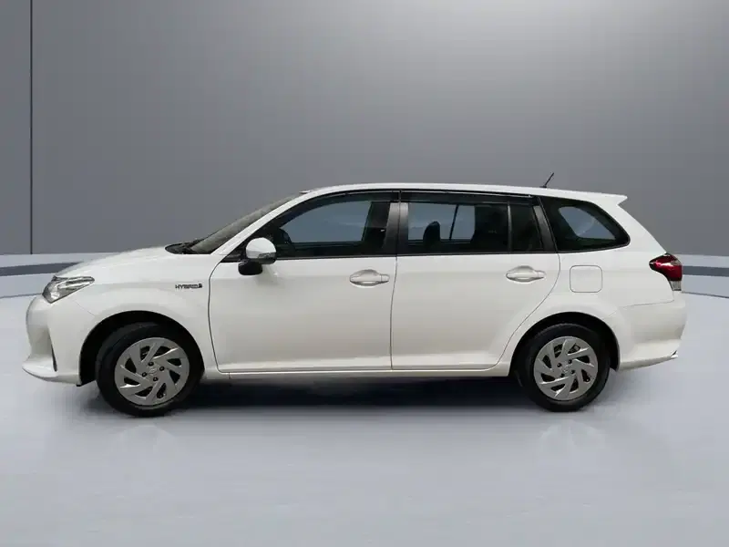 2019 Toyota Corolla Fielder NKE165G in White — exterior view 3 2019 Toyota Corolla Fielder NKE165G in White — exterior view 3