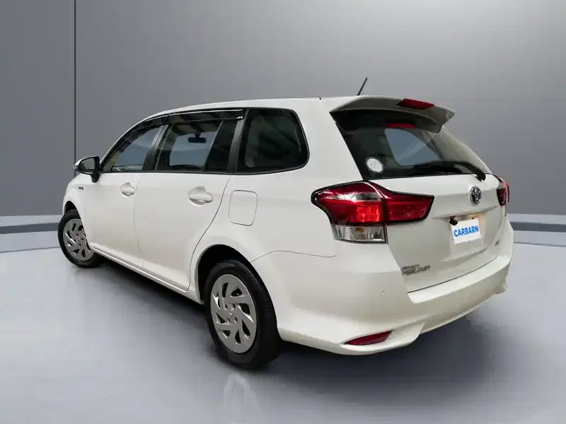 2019 Toyota Corolla Fielder NKE165G in White — exterior view 4 2019 Toyota Corolla Fielder NKE165G in White — exterior view 4