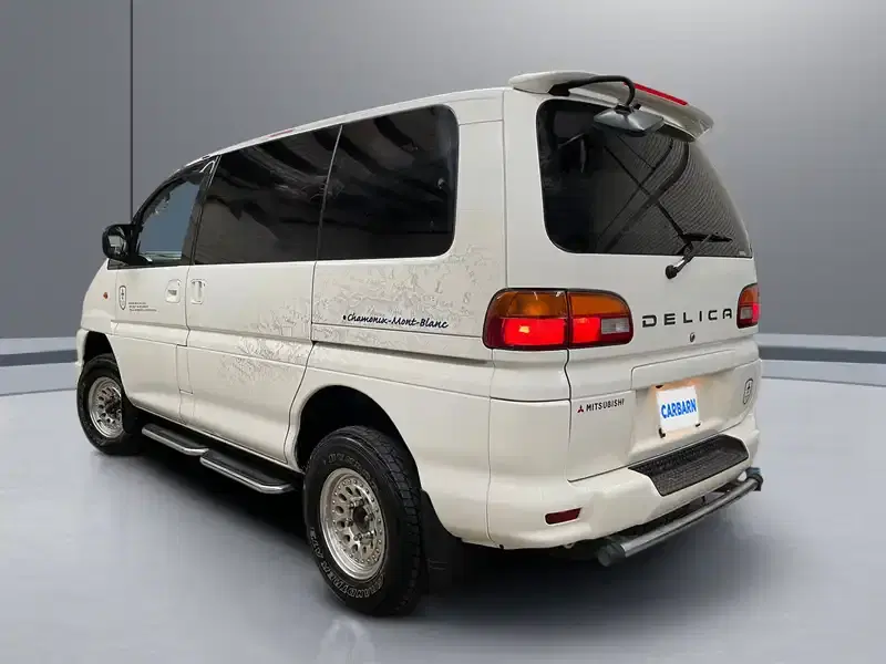 1999 Mitsubishi Delica PD6W in White — exterior view 4 1999 Mitsubishi Delica PD6W in White — exterior view 4