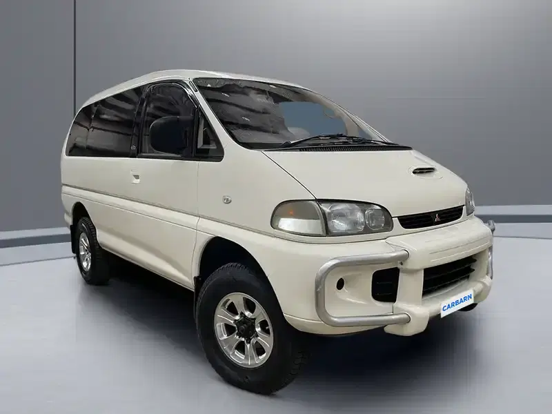 1995 Mitsubishi Delica PE8W in White — exterior view 1 1995 Mitsubishi Delica PE8W in White — exterior view 1