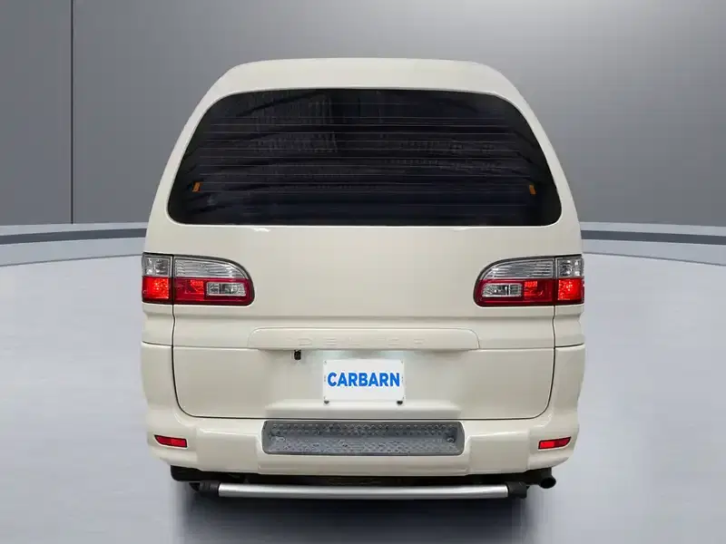 1995 Mitsubishi Delica PE8W in White — exterior view 5 1995 Mitsubishi Delica PE8W in White — exterior view 5