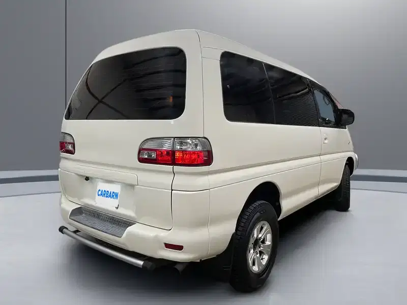 1995 Mitsubishi Delica PE8W in White — exterior view 6 1995 Mitsubishi Delica PE8W in White — exterior view 6