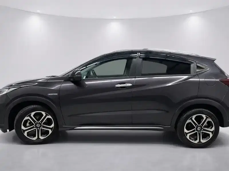 2020 Honda Vezel RU3 in Black — exterior view 3 2020 Honda Vezel RU3 in Black — exterior view 3