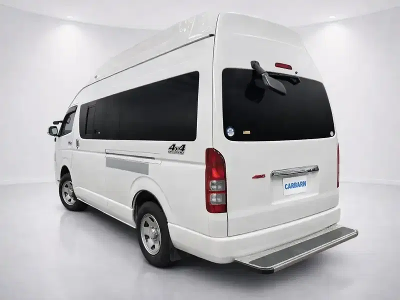 2008 Toyota Hiace TRH226S in White — exterior view 4 2008 Toyota Hiace TRH226S in White — exterior view 4