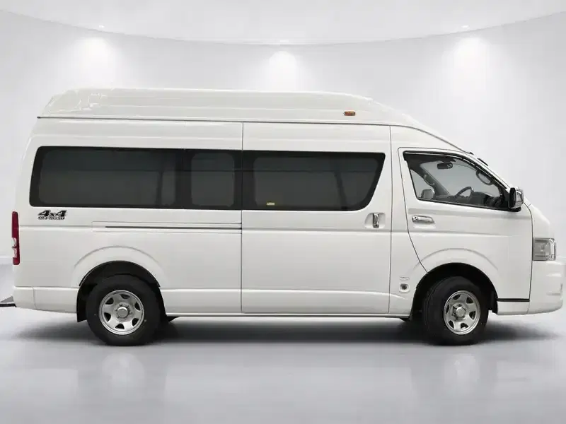 2008 Toyota Hiace TRH226S in White — exterior view 7 2008 Toyota Hiace TRH226S in White — exterior view 7