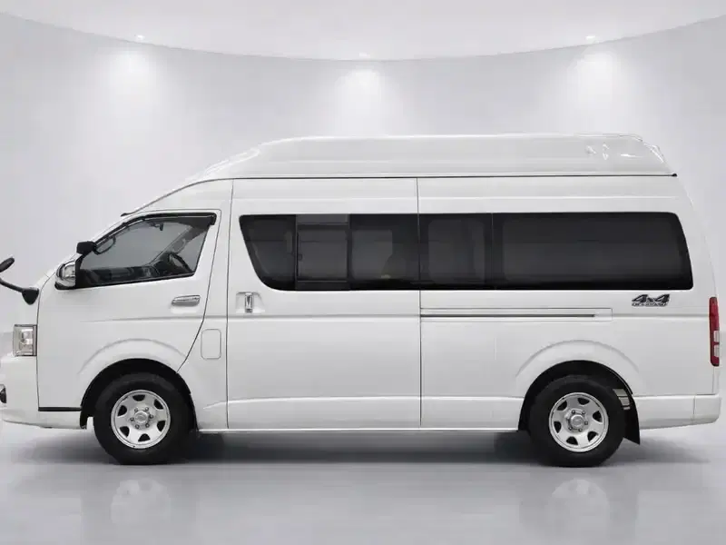 2013 Toyota Hiace TRH226S in White — exterior view 3 2013 Toyota Hiace TRH226S in White — exterior view 3