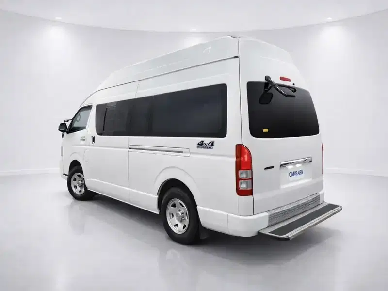 2013 Toyota Hiace TRH226S in White — exterior view 4 2013 Toyota Hiace TRH226S in White — exterior view 4