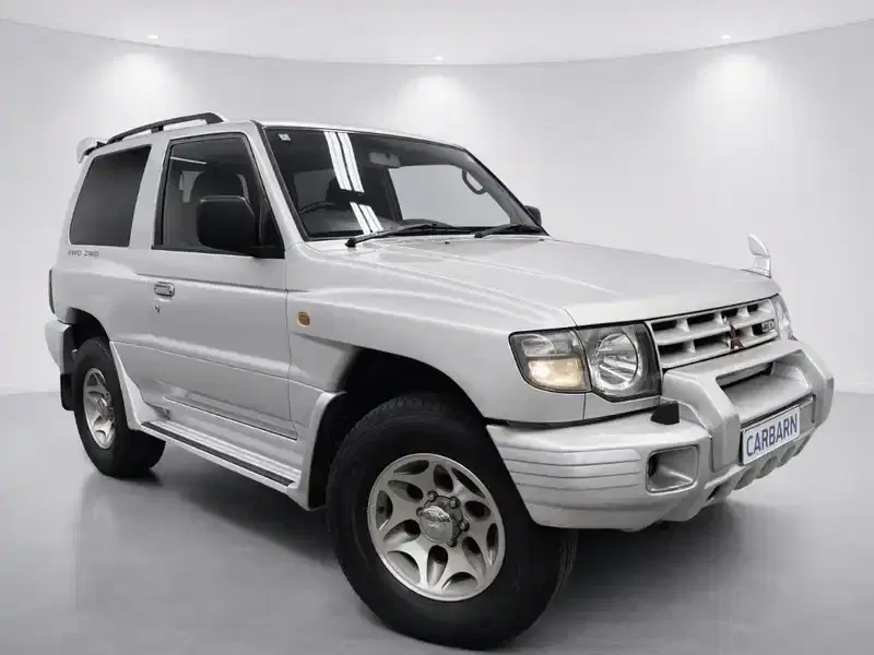 1998 Mitsubishi Pajero V25 in Silver — exterior view 1 1998 Mitsubishi Pajero V25 in Silver — exterior view 1