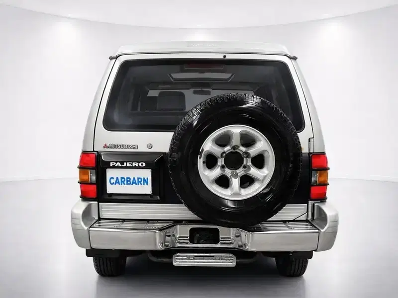 1994 Mitsubishi Pajero V46 in Silver — exterior view 5 1994 Mitsubishi Pajero V46 in Silver — exterior view 5