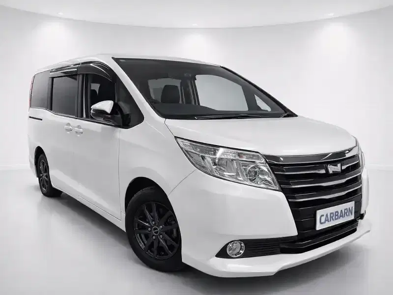 2015 Toyota Noah ZRR80G in Pearl — exterior view 1 2015 Toyota Noah ZRR80G in Pearl — exterior view 1