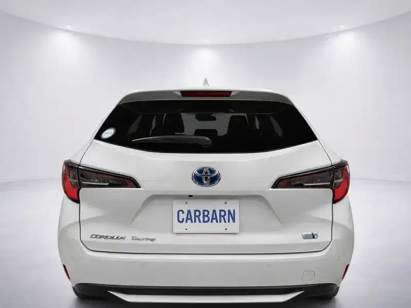 2022 Toyota Corolla ZWE211W in Pearl — exterior view 5 2022 Toyota Corolla ZWE211W in Pearl — exterior view 5