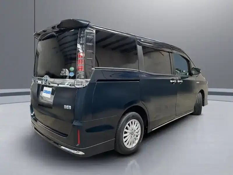 2014 Toyota Voxy ZWR80G in Black — exterior view 6 2014 Toyota Voxy ZWR80G in Black — exterior view 6