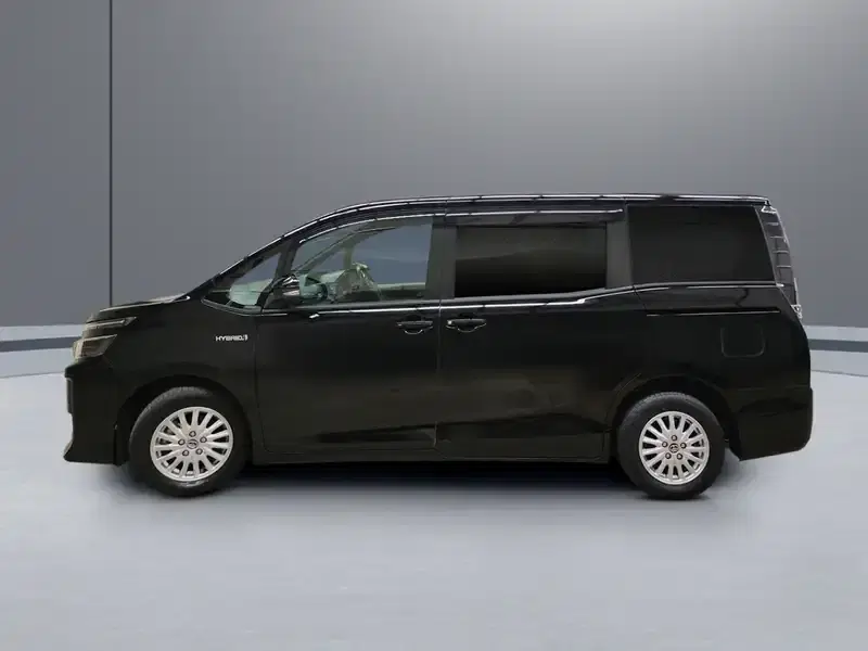 2014 Toyota Voxy ZWR80G in Black — exterior view 3 2014 Toyota Voxy ZWR80G in Black — exterior view 3