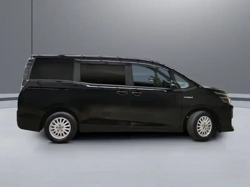2014 Toyota Voxy ZWR80G in Black — exterior view 7 2014 Toyota Voxy ZWR80G in Black — exterior view 7