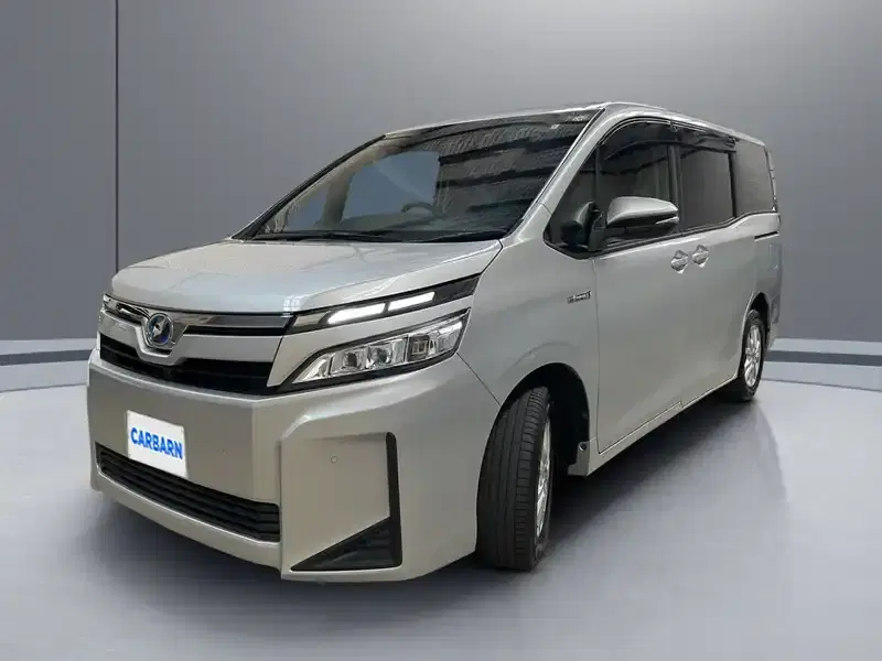 2019 Toyota Voxy ZWR80G in Silver — exterior view 2 2019 Toyota Voxy ZWR80G in Silver — exterior view 2