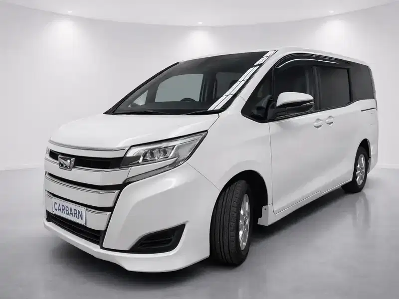 2020 Toyota Noah ZWR80G in Pearl — exterior view 2 2020 Toyota Noah ZWR80G in Pearl — exterior view 2
