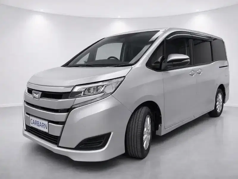 2020 Toyota Noah ZWR80G in Silver — exterior view 2 2020 Toyota Noah ZWR80G in Silver — exterior view 2