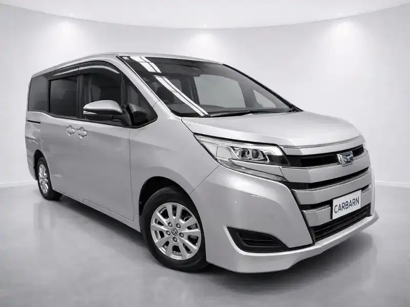 2020 Toyota Noah ZWR80G in Silver — exterior view 1 2020 Toyota Noah ZWR80G in Silver — exterior view 1