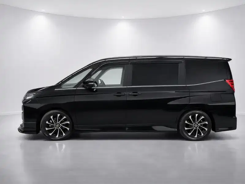 2023 Toyota Noah ZWR90W in Black — exterior view 3 2023 Toyota Noah ZWR90W in Black — exterior view 3