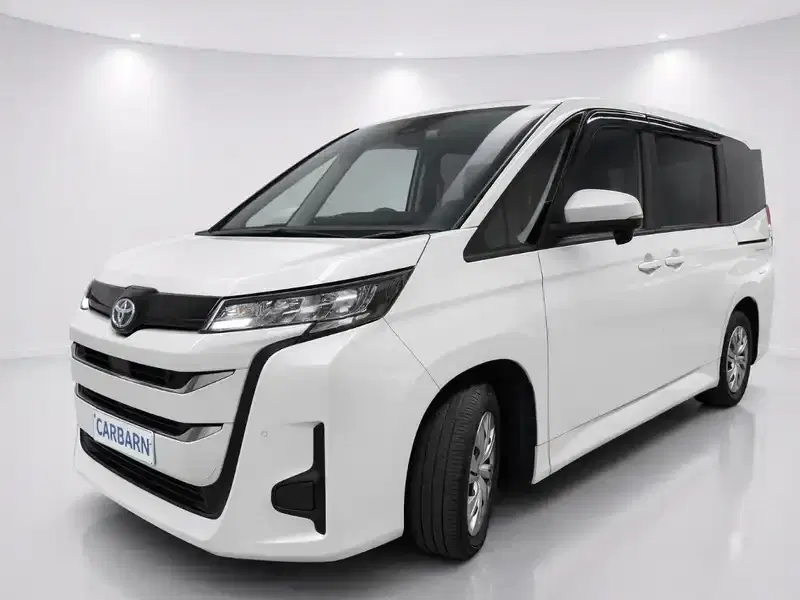 2023 Toyota Noah ZWR90W in White — exterior view 2 2023 Toyota Noah ZWR90W in White — exterior view 2