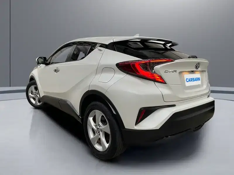 2018 Toyota C-HR ZYX10 in White — exterior view 4 2018 Toyota C-HR ZYX10 in White — exterior view 4