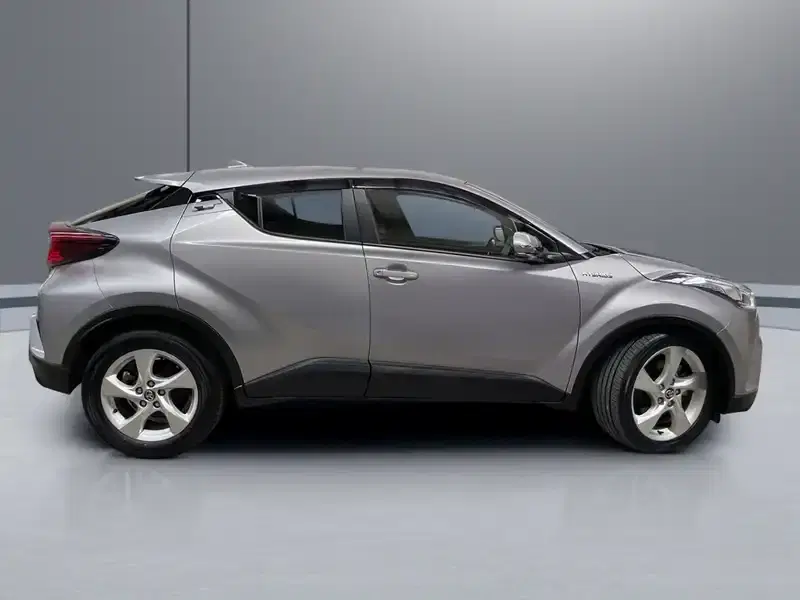 2018 Toyota C-HR ZYX10 in Silver — exterior view 7 2018 Toyota C-HR ZYX10 in Silver — exterior view 7