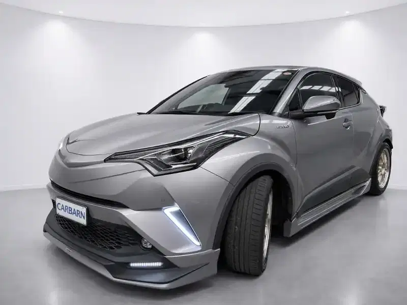 2019 Toyota C-HR ZYX10 in Silver — exterior view 2 2019 Toyota C-HR ZYX10 in Silver — exterior view 2