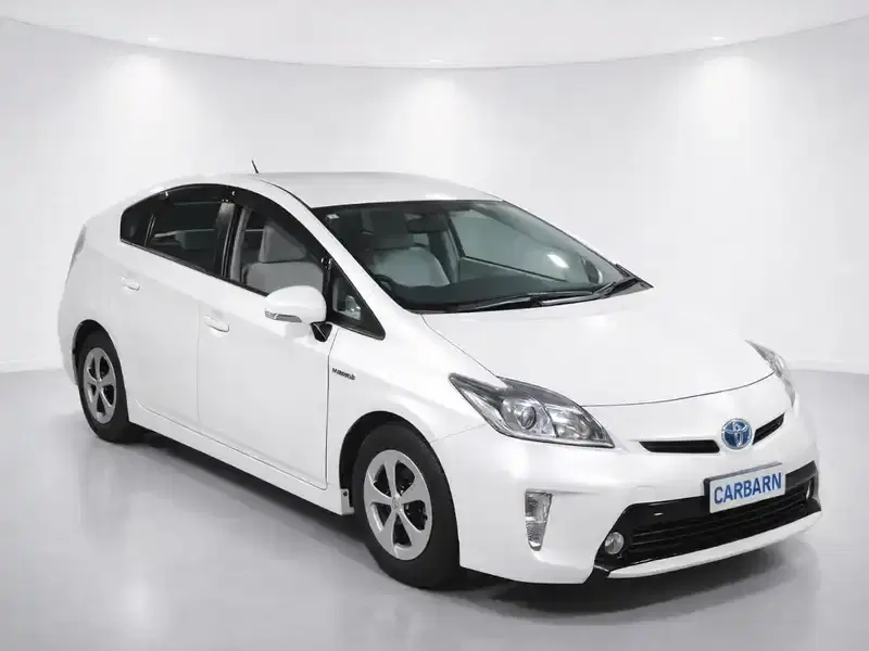2013 Toyota Prius ZVW30 in Pearl — exterior view 1 2013 Toyota Prius ZVW30 in Pearl — exterior view 1