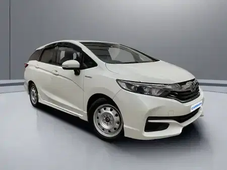 2016 Honda Shuttle 106,941 km 2016 Honda Shuttle 106,941 km
