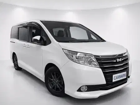 2015 Toyota Noah 91,000 km 2015 Toyota Noah 91,000 km