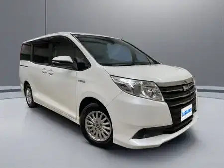 2014 Toyota Noah 156,105 km 2014 Toyota Noah 156,105 km