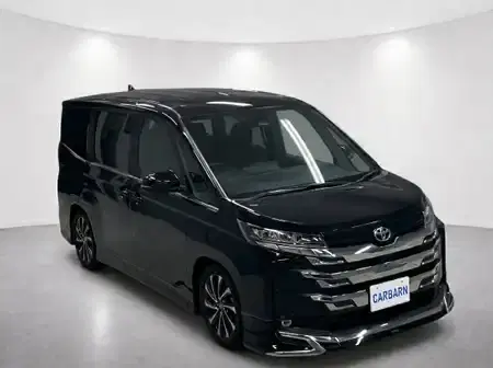 2023 Toyota Noah 9,000 km 2023 Toyota Noah 9,000 km